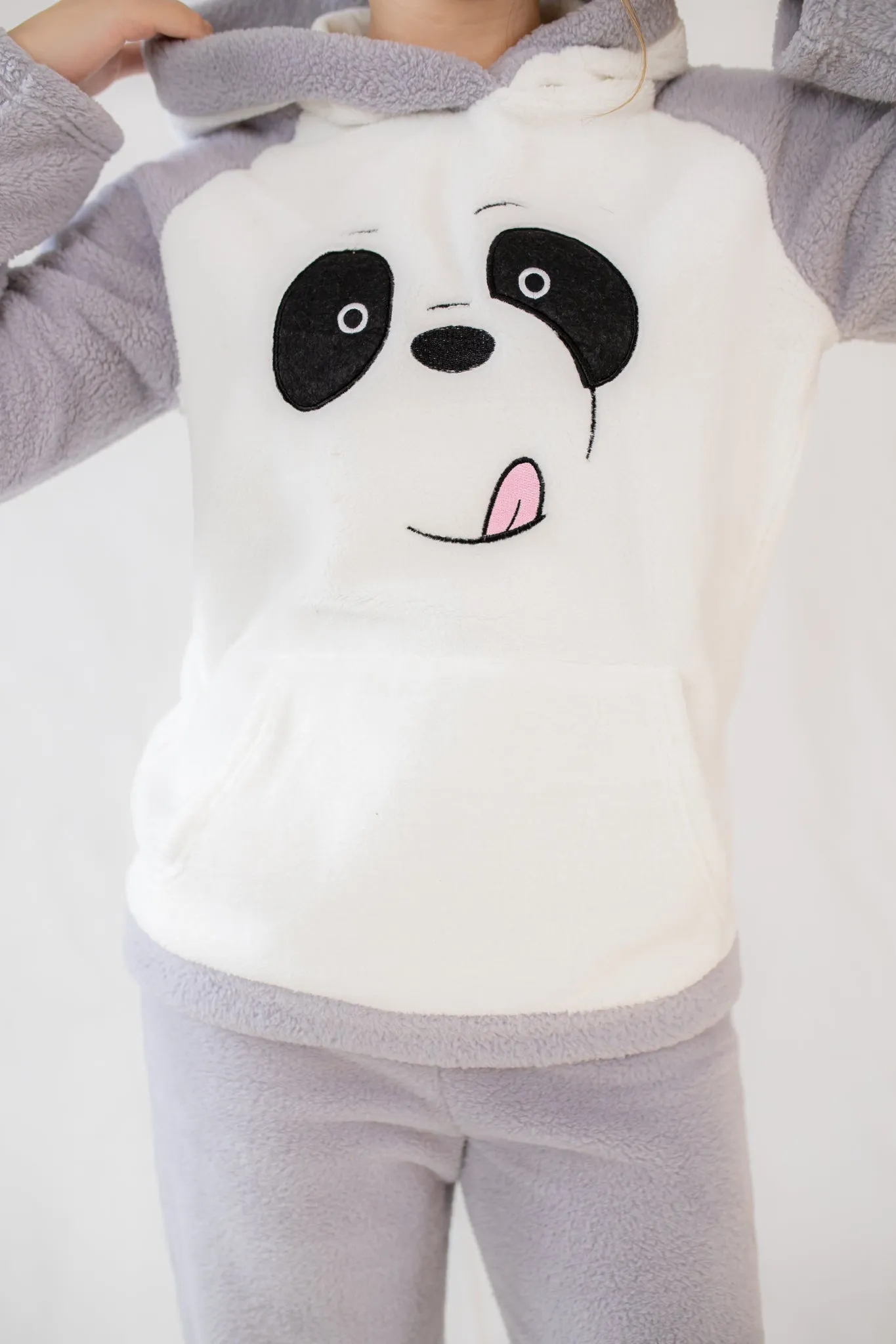 طقم بيجامة لوفرل نسائية بأكمام طويلة من الفرو بزنط Cute Panda Pn:50058 LOVRL